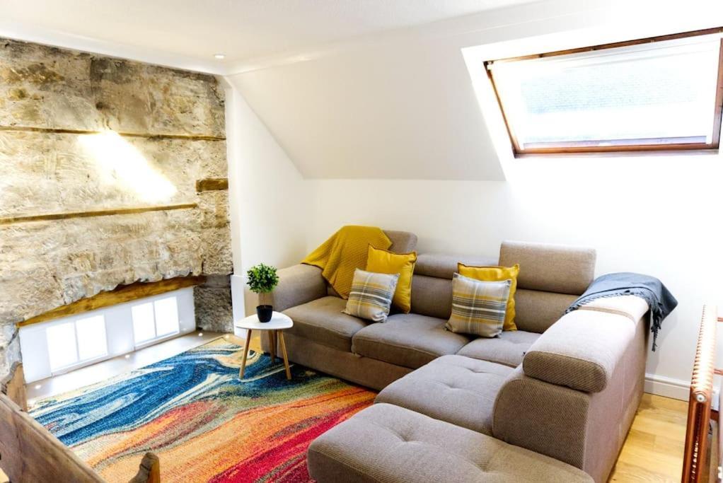 Stunning & Unique In Apartment *